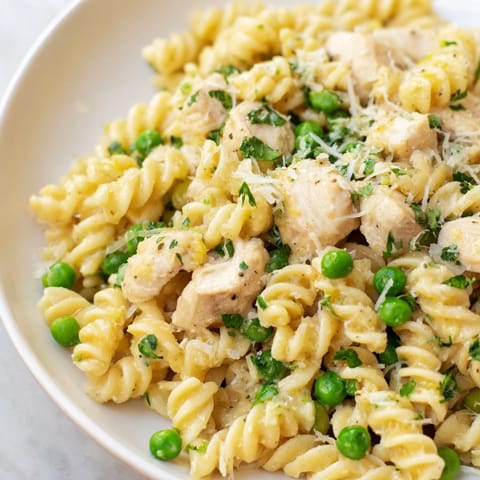 Garlic Butter Chicken & Pea Pasta